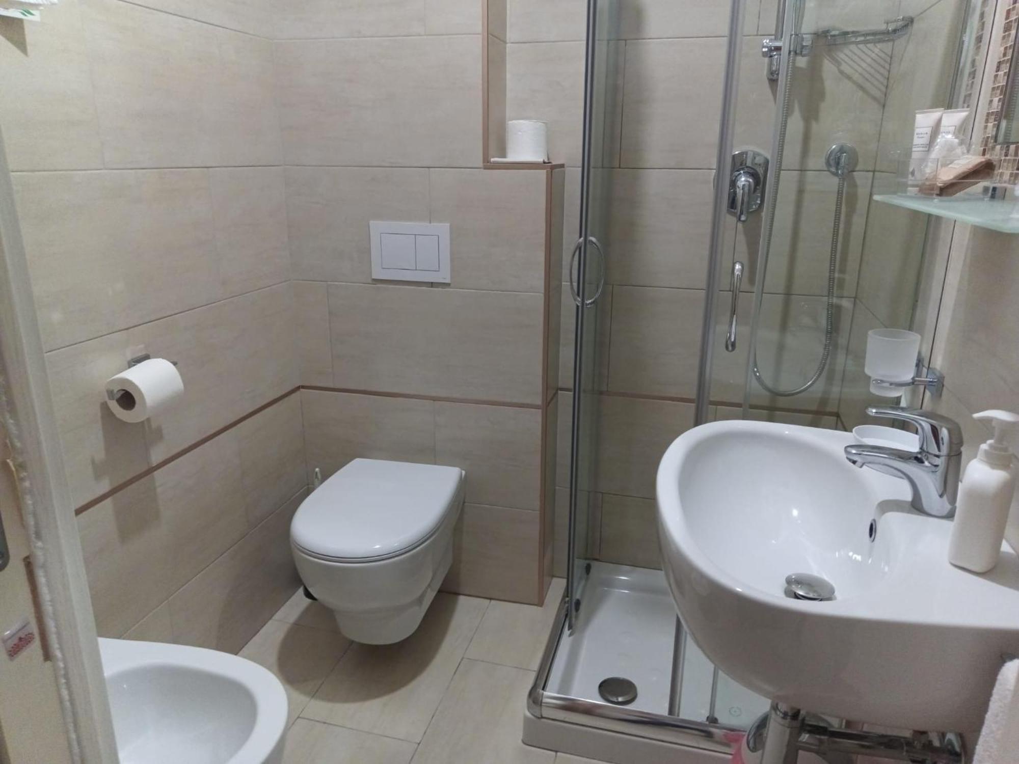 Lido Hotel 3*